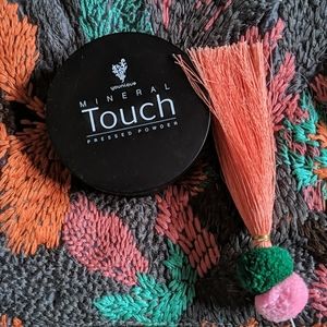 Mineral touch Pressed powder